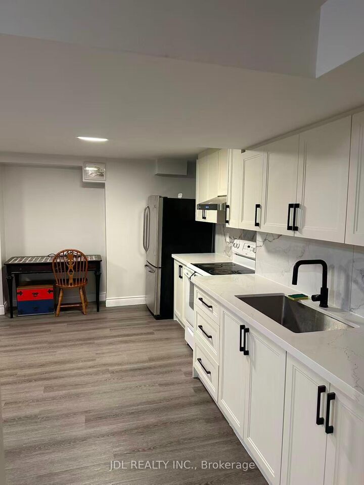 Property Photo: 3446 Halstead Road ON L5L 4H1