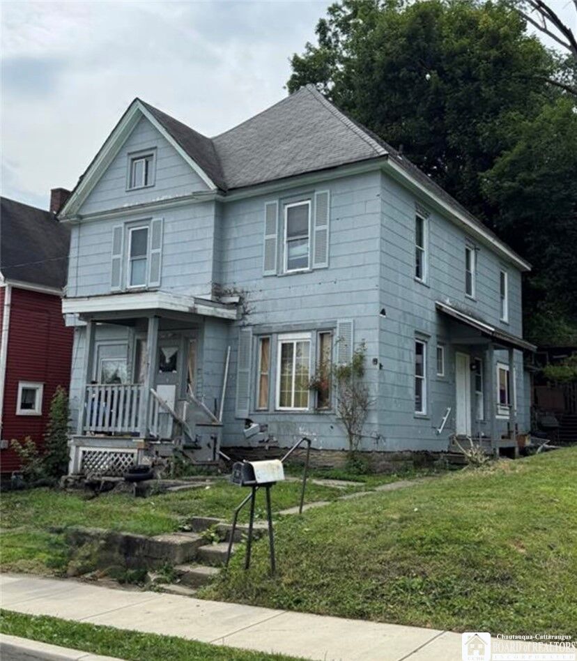 Property Photo:  7 Lincoln Street  NY 14701 