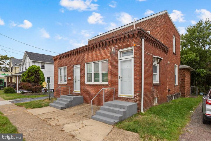 Property Photo:  616 Route 130  NJ 08016 