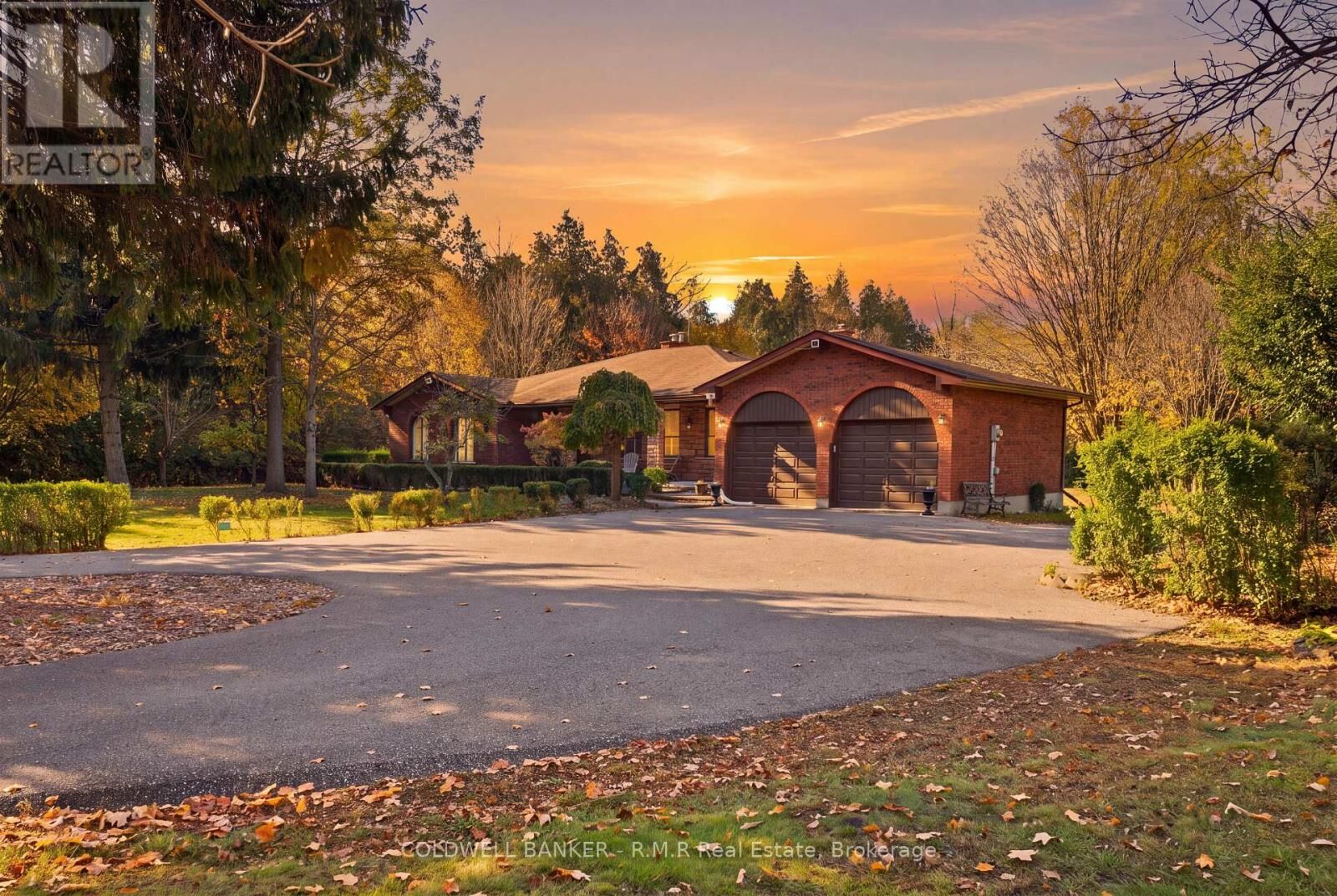 Property Photo:  4650 Garden Street  ON L1R 3K5 
