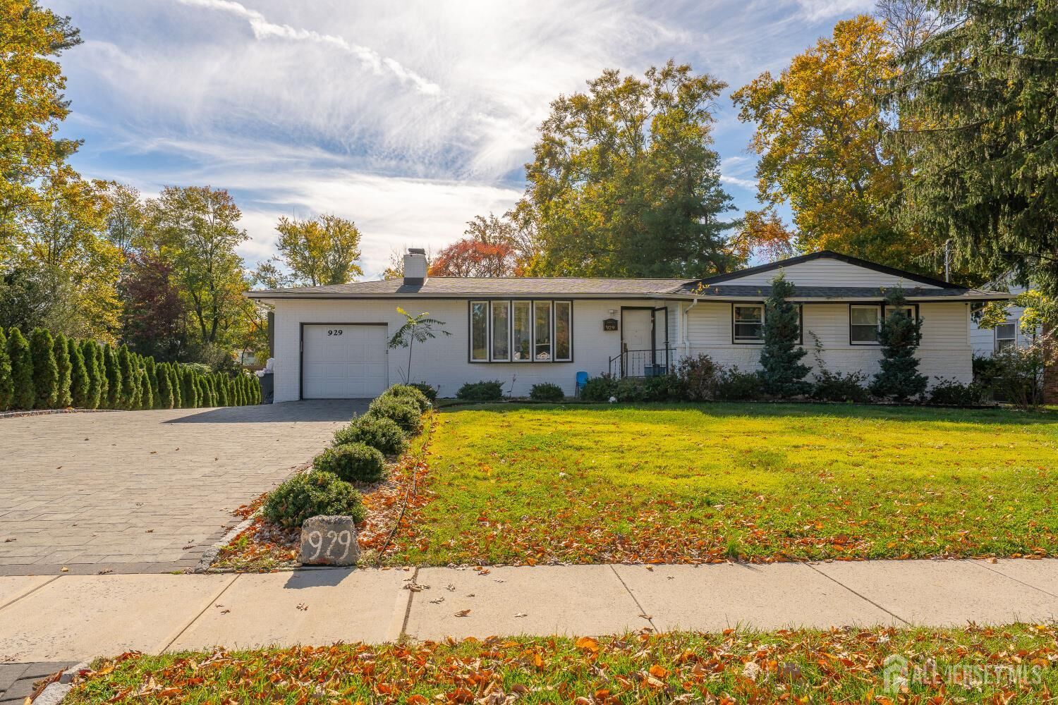 Property Photo:  929 Franklin Avenue  NJ 07080 