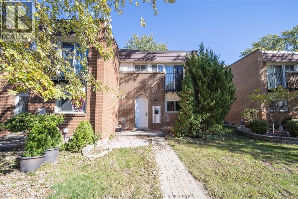 Property Photo: 1858 E Gate Estates 119 ON N8T 2T1