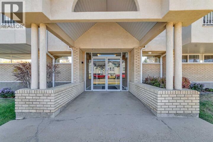 Property Photo:  5120 49 Street  AB T9V 0K4 