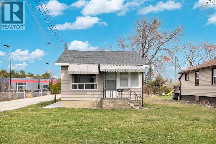 Property Photo:  9572 Tecumseh Road  ON N8R 1A2 