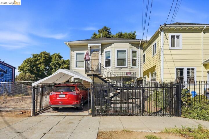 Property Photo: 537 Chester CA 94607