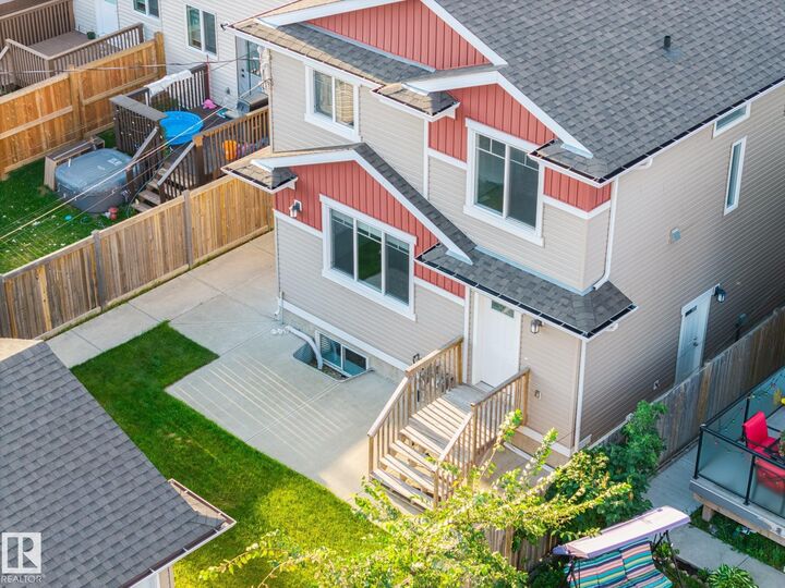 Property Photo:  8952 81 Avenue NW  AB T6C 0W8 