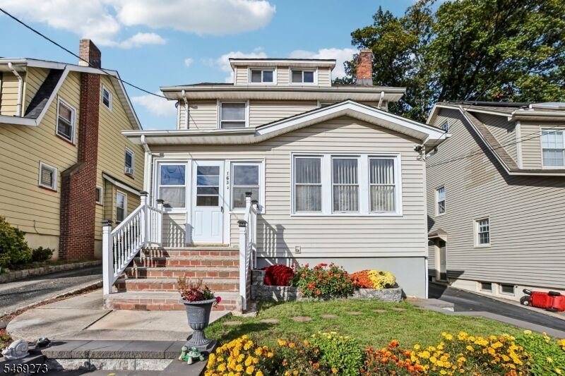 Property Photo:  163 Maple St  NJ 07052 