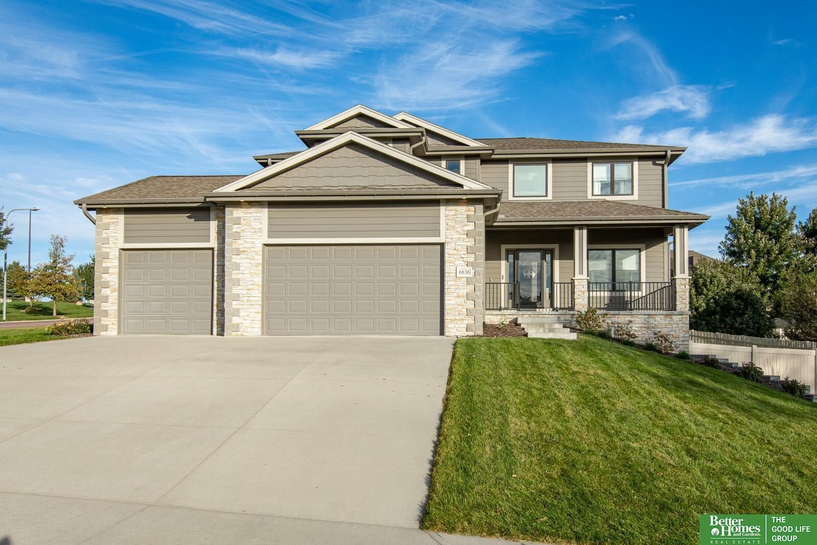 Property Photo:  6836 Park Crest Drive  NE 68133 