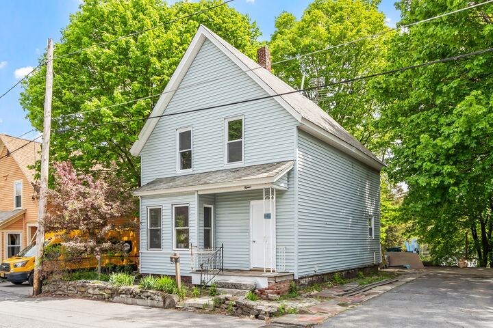 Property Photo:  15 Redman Pl  MA 01420 