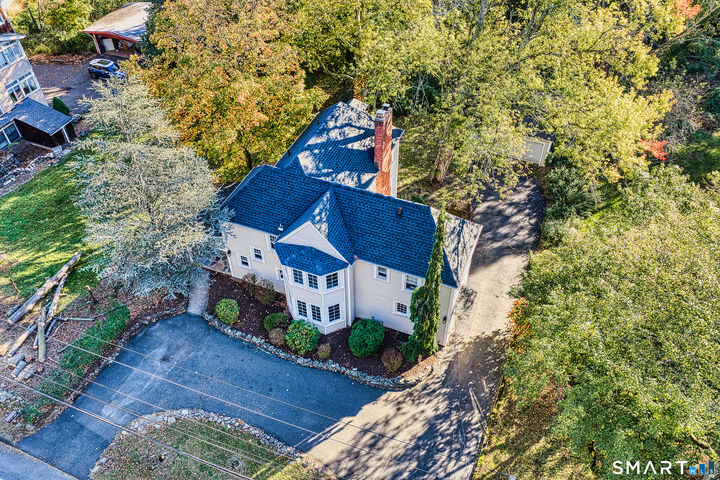 Property Photo:  695 Forest Road  CT 06516 