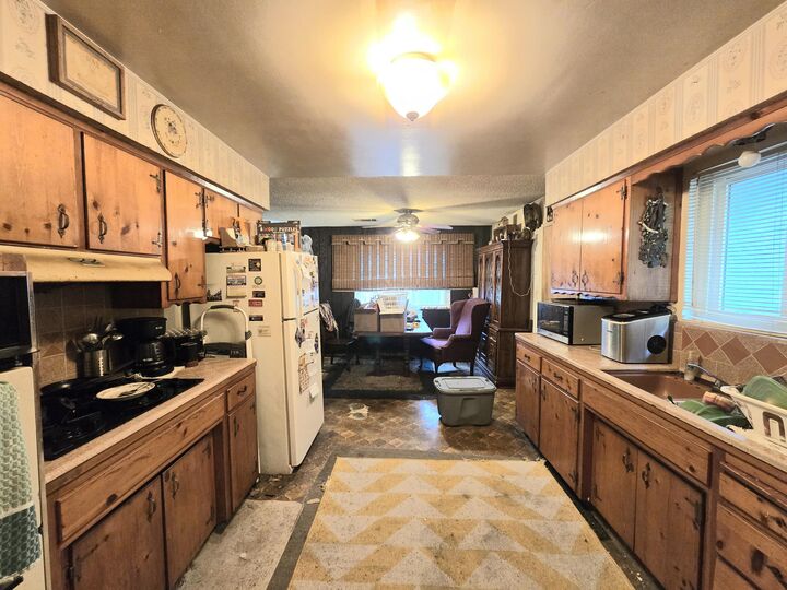 Property Photo: 786 N Denair Street CA 93274