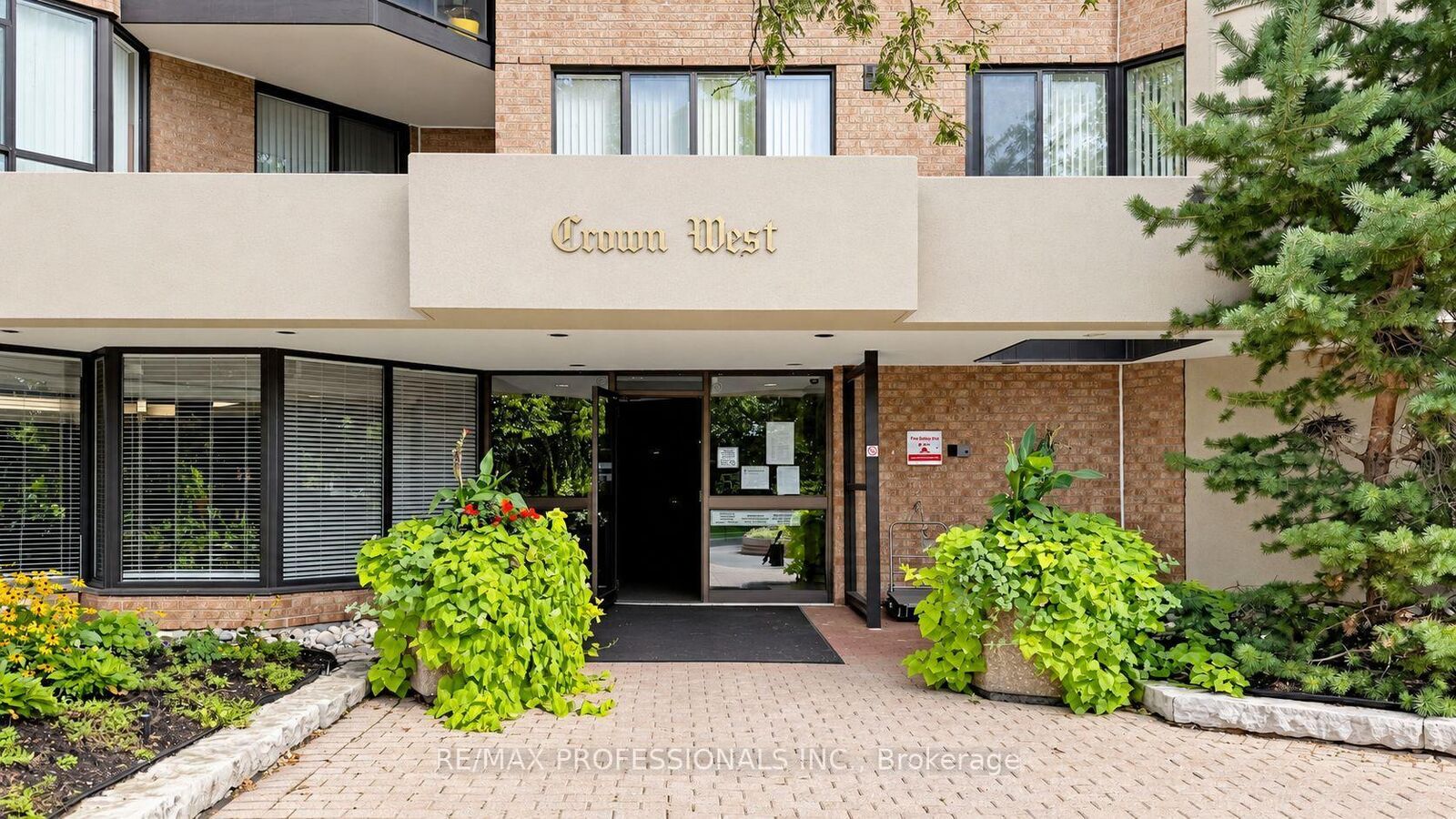 Property Photo:  20 Cherrytree Drive 1107  ON L6Y 3V1 