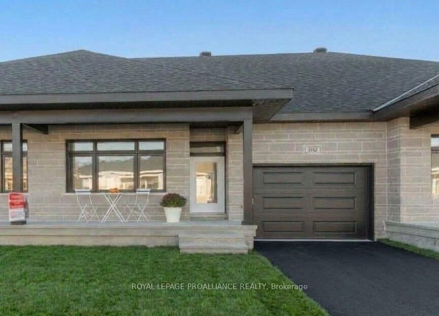 Property Photo:  1042 Turner Drive  ON K6V 0G8 