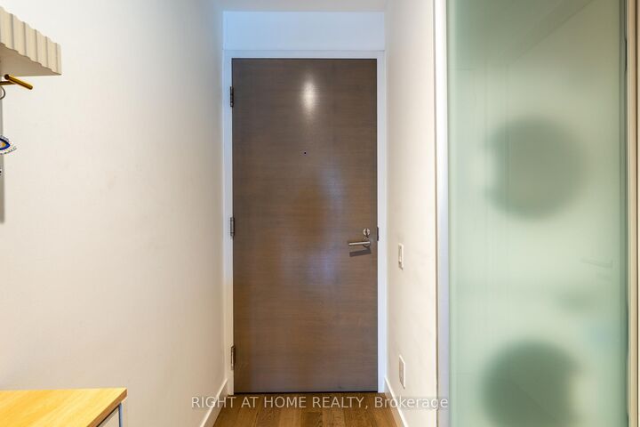 Property Photo: 25 Stafford Street 704 ON M5V 0G3
