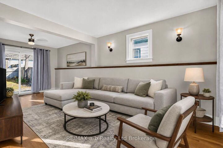 Property Photo:  825 James Street  ON N4S 1R9 