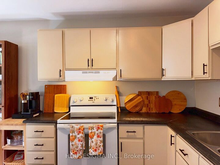 Property Photo: 31 Parkview Drive 6 ON L9W 4H5