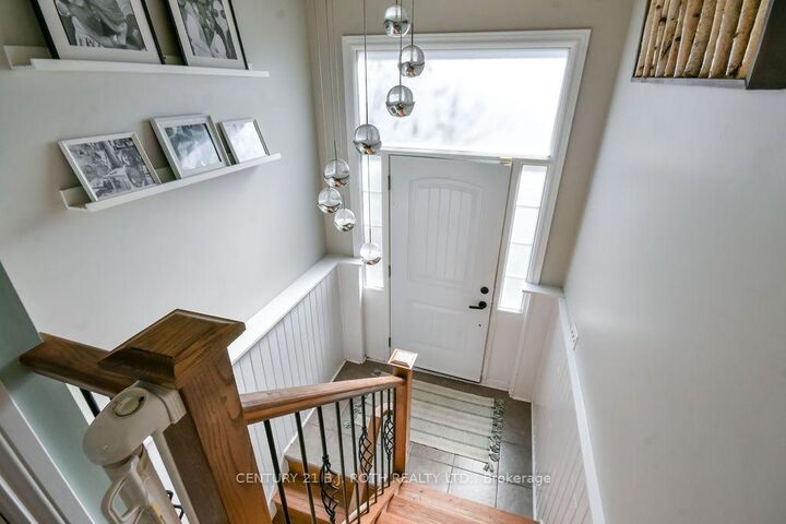 Property Photo:  38 Charlbrook Avenue  ON L4M 2Y4 