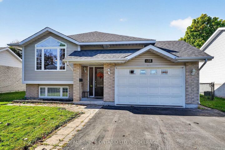 Property Photo: 133 Bryden Avenue ON K6H 7N3