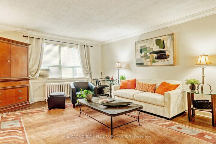 Property Photo:  35 Raglan Avenue 202  ON M6C 2K7 