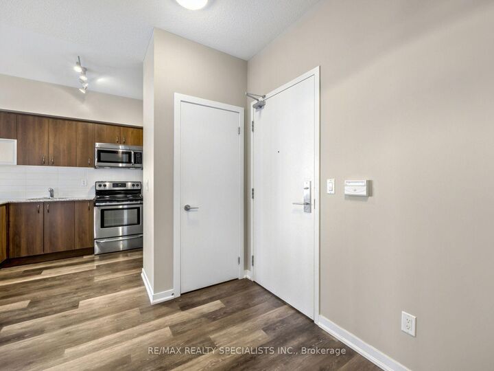 Property Photo:  55 East Liberty Street 902  ON M6K 3P9 