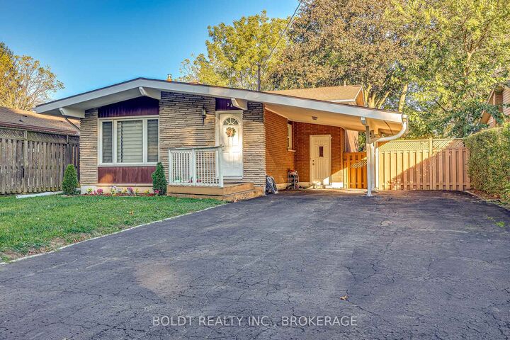 Property Photo:  26 Leaside Drive  ON L2M 4G5 