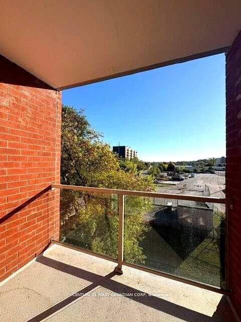 Property Photo:  77 Baseline Road 501  ON N6J 1V5 