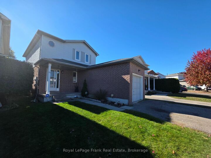 Property Photo:  35 Kingsview Court  ON L1E 1E7 
