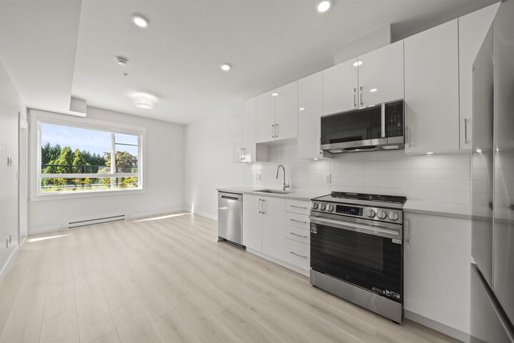Property Photo:  8423 Cedar Street 613  BC V4S 1A1 