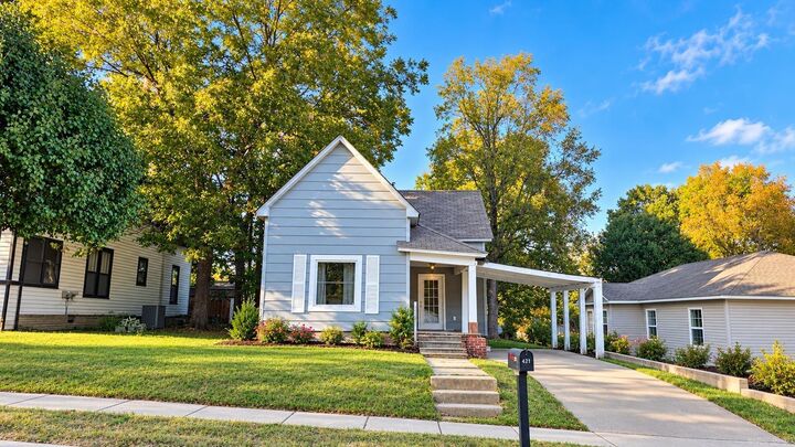 Property Photo: 421 W Hunt AR 72450