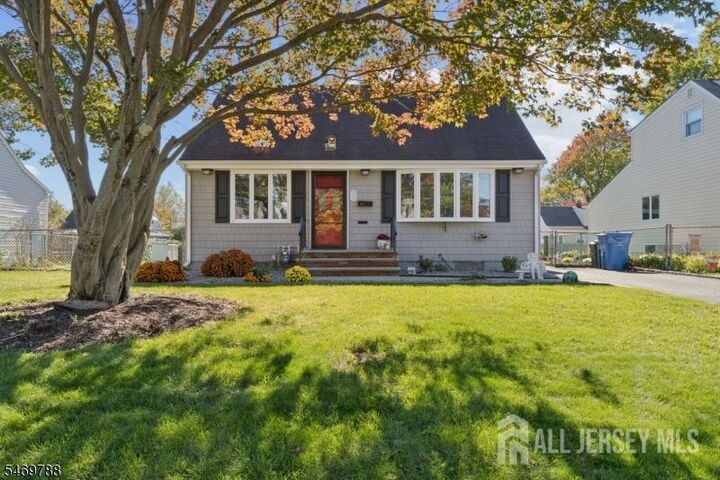 Property Photo:  147 Robert Place  NJ 07080 