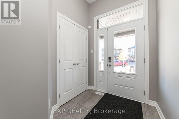 Property Photo:  811 Loosestrife Way  ON K1T 0L8 