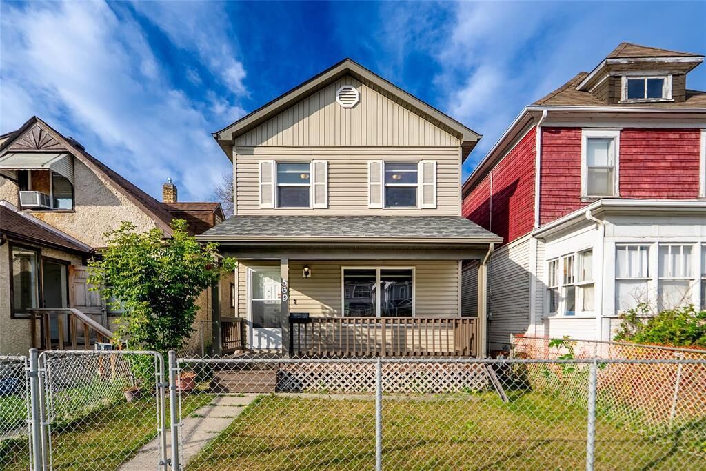 Property Photo: 569 Mountain Avenue MB R2W 1K8