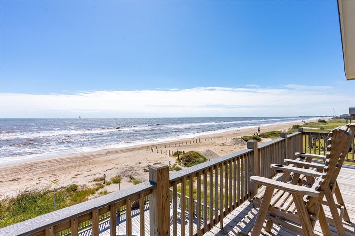 Property Photo: 992 Hilton Head TX 77617