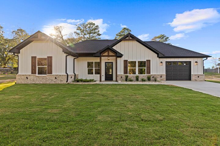 Property Photo:  295 Yandle Dr.  TX 75652 
