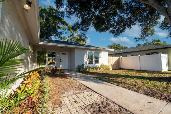 Property Photo:  5751 Dunfries Street N  FL 33709 