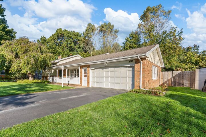 Property Photo:  1519 Saint Joseph Circle  MI 49085 