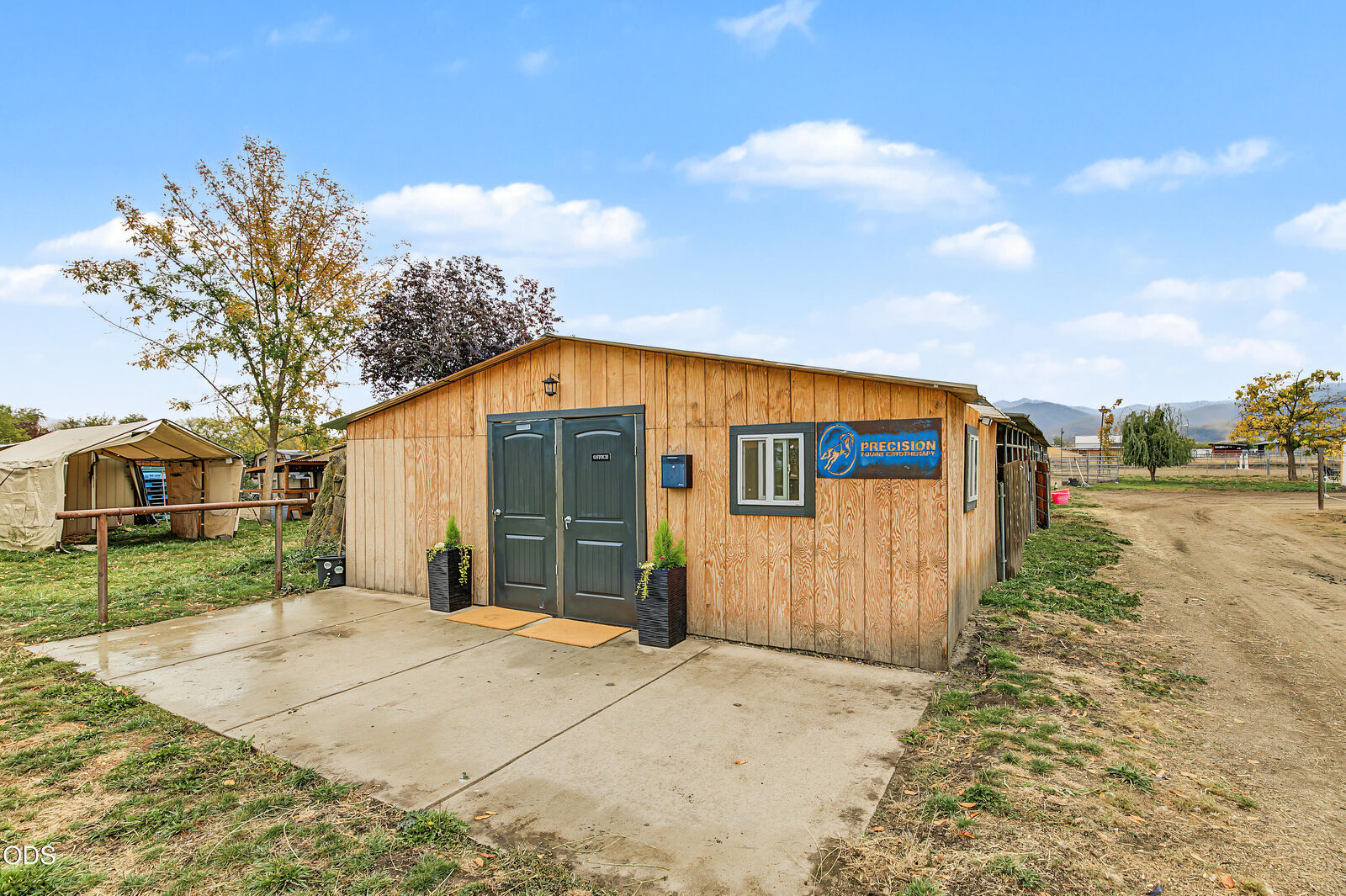 Property Photo: 131 S Stage Road OR 97501