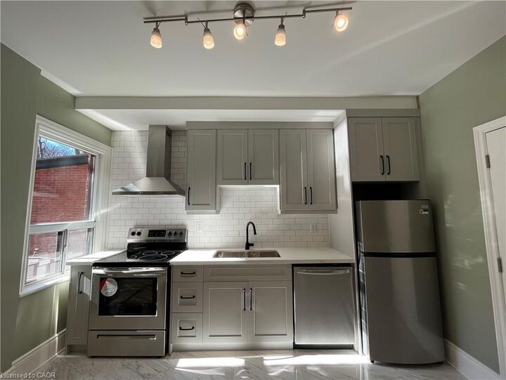 Property Photo:  72 Alanson Street 1  ON L8N 1W5 