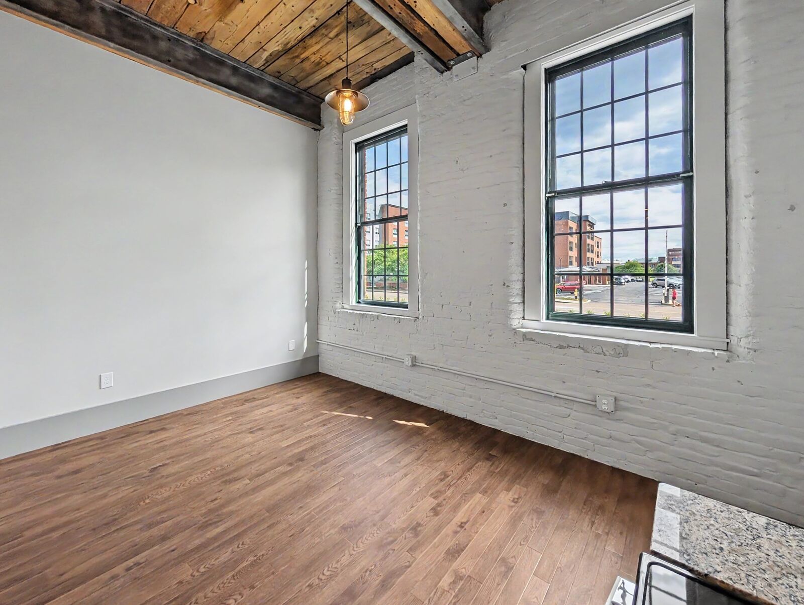 Property Photo: 90 Grove St 106 MA 01605