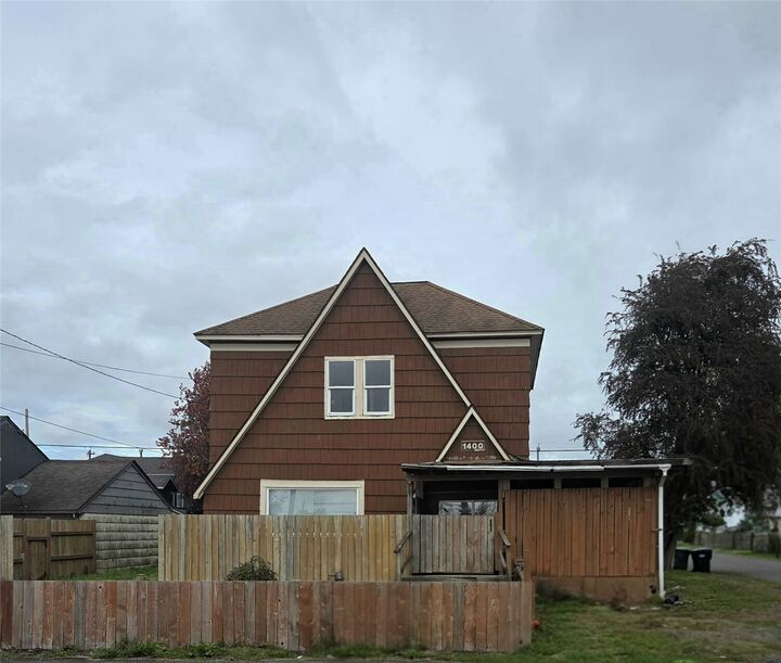 Property Photo: 1400 W 1st WA 98520