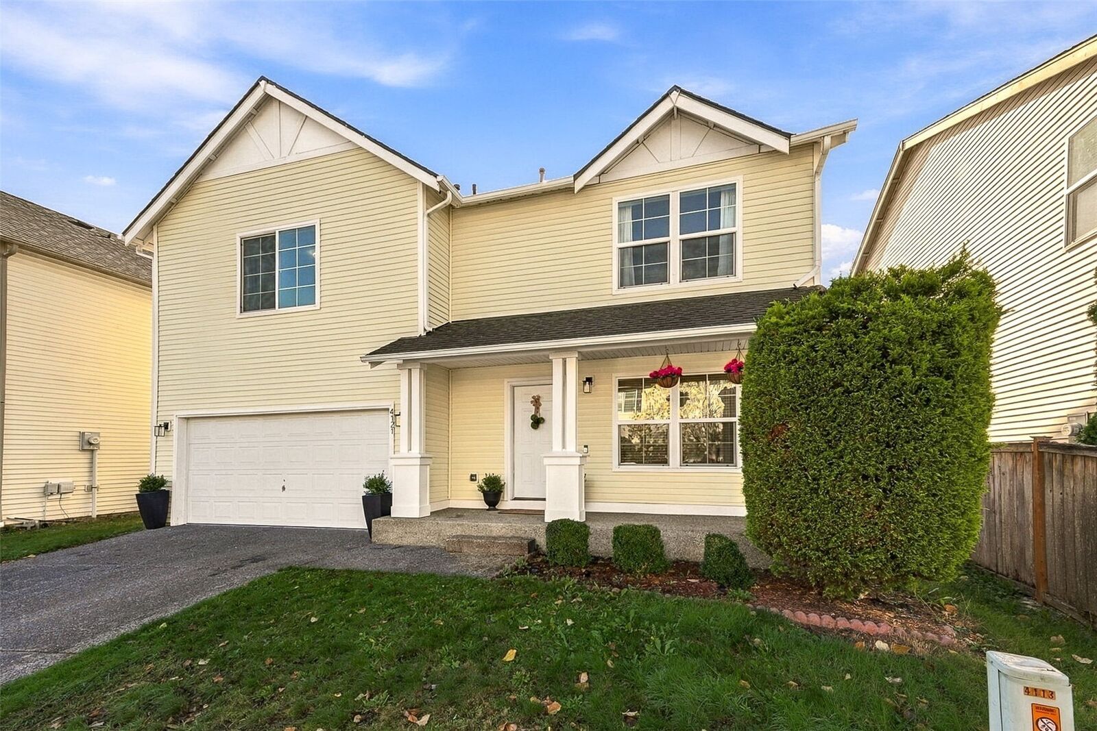 Property Photo: 4121 S 331st Place WA 98023