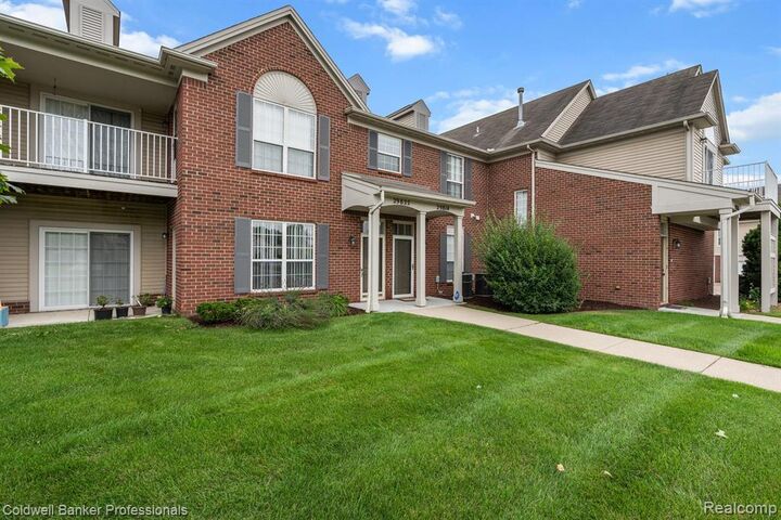 Property Photo:  29822 Heritage Parkway  MI 48092 