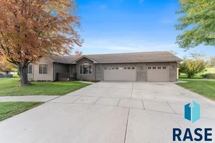Property Photo:  110 Johnstone Cir  SD 57022 