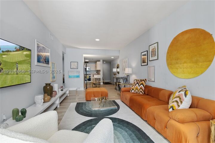 Property Photo: 185 SE 14th Ter 1503 FL 33131