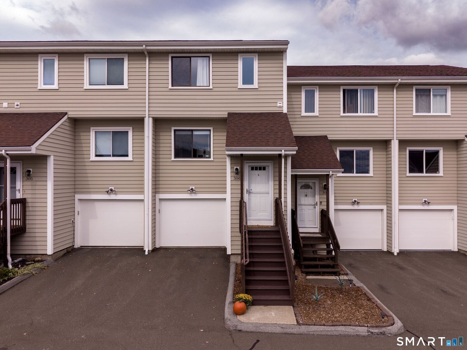 Property Photo:  306 Monticello Drive 306  CT 06405 