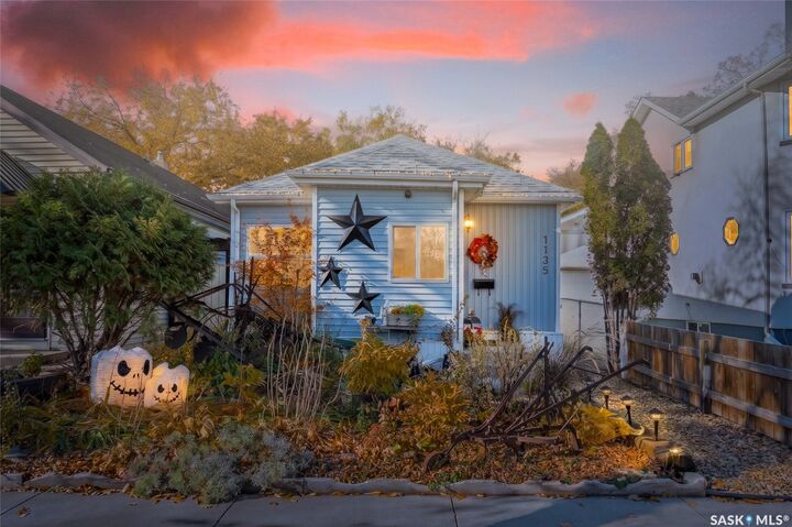 Property Photo: 1135 K Avenue S SK S7M 2G4