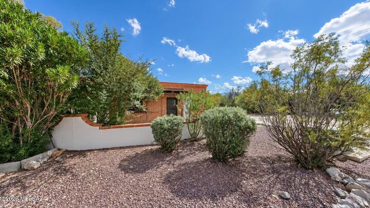 Property Photo:  511 S Paseo Madera D  AZ 85614 