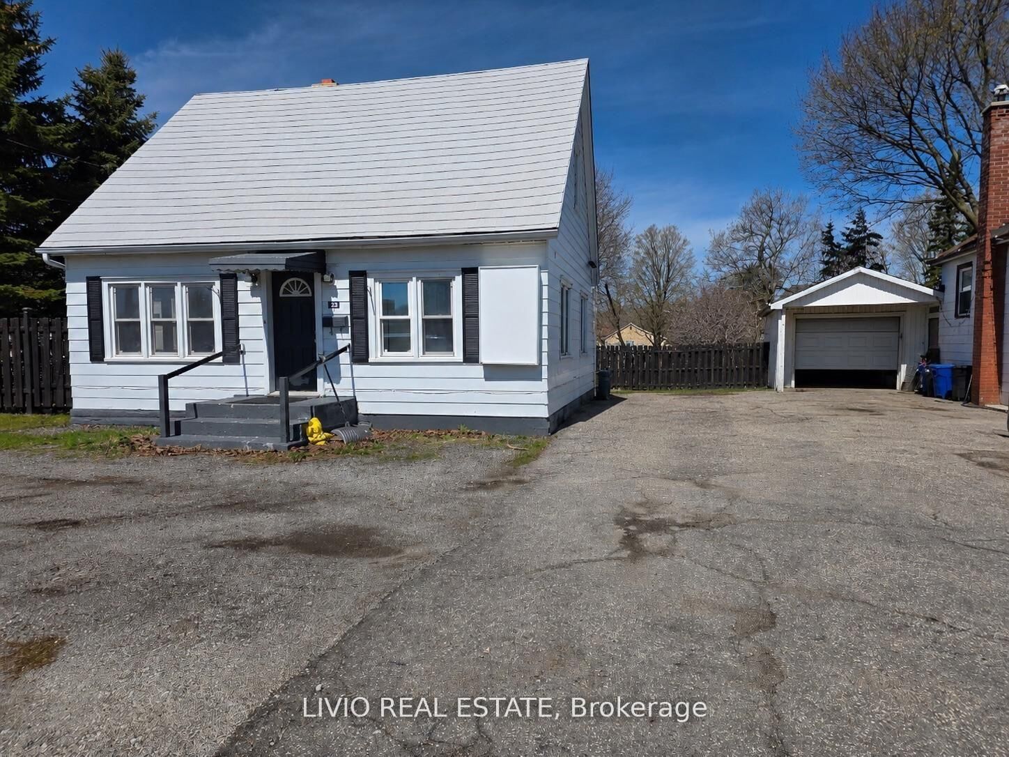 Property Photo: 323 Queen Street E ON L7J 1R1