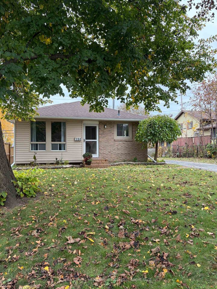 Photo de la propriété:  150 Dauphin Avenue  ON K7K 6B1 