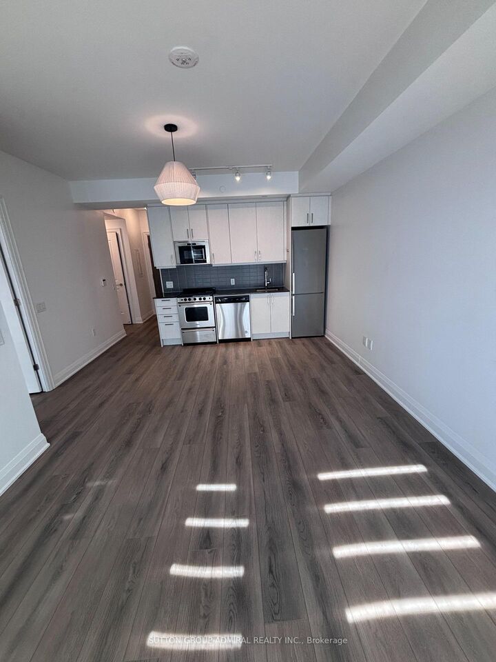 Property Photo:  20 Gatineau Drive 705E  ON L4J 0L3 